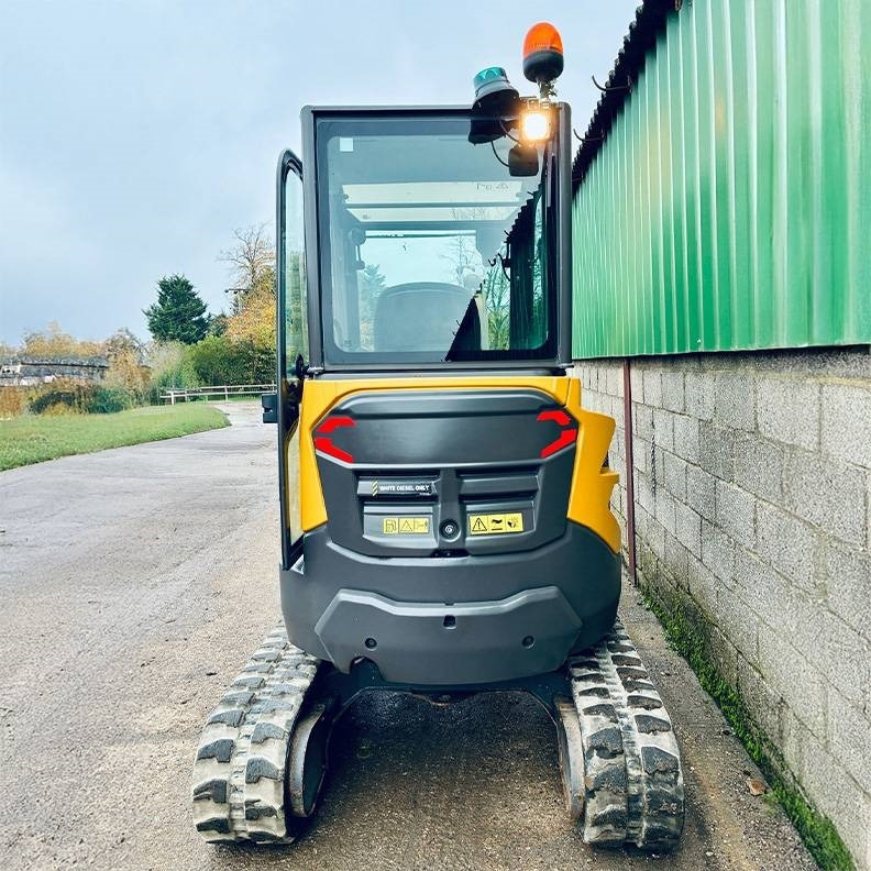 Volvo ECR25D - حفارة مصغرة: صور 4 Volvo ECR25D - حفارة مصغرة: صور 4