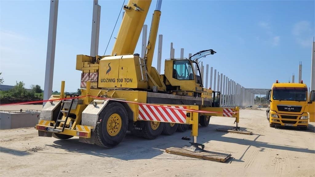 Demag AC-100/5 - رافعة لجميع التضاريس: صور 5 Demag AC-100/5 - رافعة لجميع التضاريس: صور 5