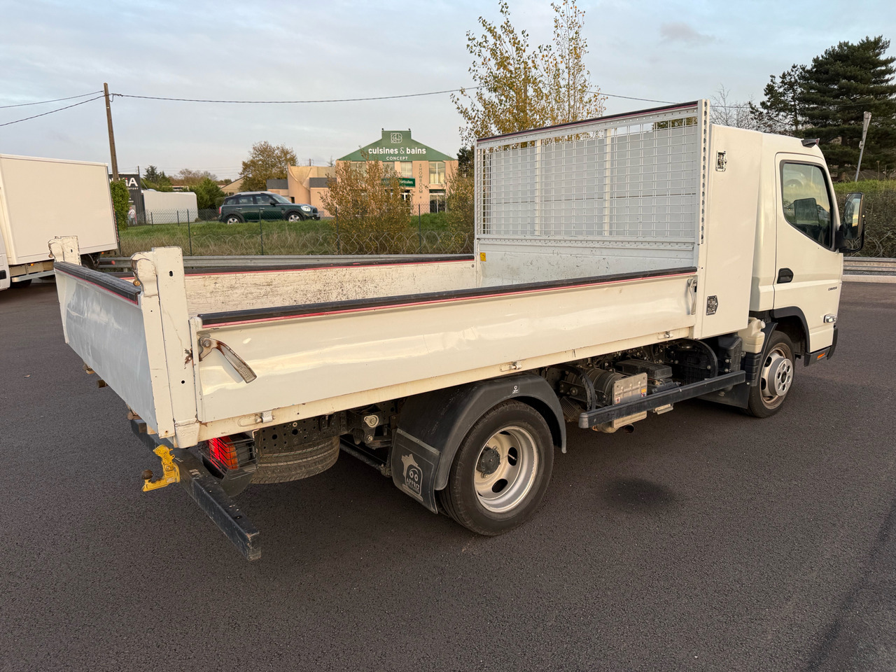 Mitsubishi Canter Fuso - قلاب صغير: صور 4 Mitsubishi Canter Fuso - قلاب صغير: صور 4