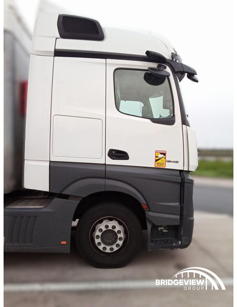 Mercedes-Benz Actros 1845 RETARDER - شاحنة جرار: صور 5 Mercedes-Benz Actros 1845 RETARDER - شاحنة جرار: صور 5