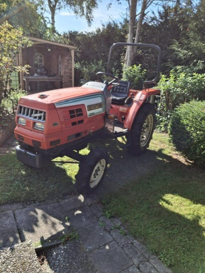 Kleintraktor Hinomoto-Kubota 21 PS - جرار صغير: صور 1 Kleintraktor Hinomoto-Kubota 21 PS - جرار صغير: صور 1