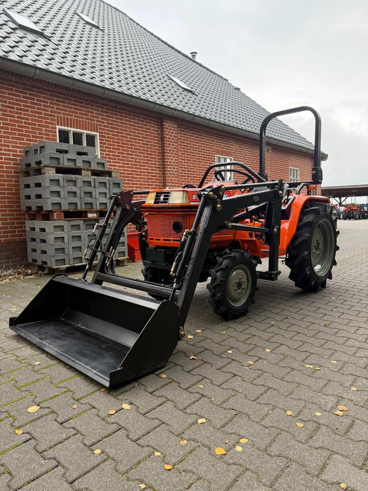 Kleintraktor Kubota B1-17 mit Frontlader ab 125 € pro Monat. - جرار صغير: صور 1 Kleintraktor Kubota B1-17 mit Frontlader ab 125 € pro Monat. - جرار صغير: صور 1