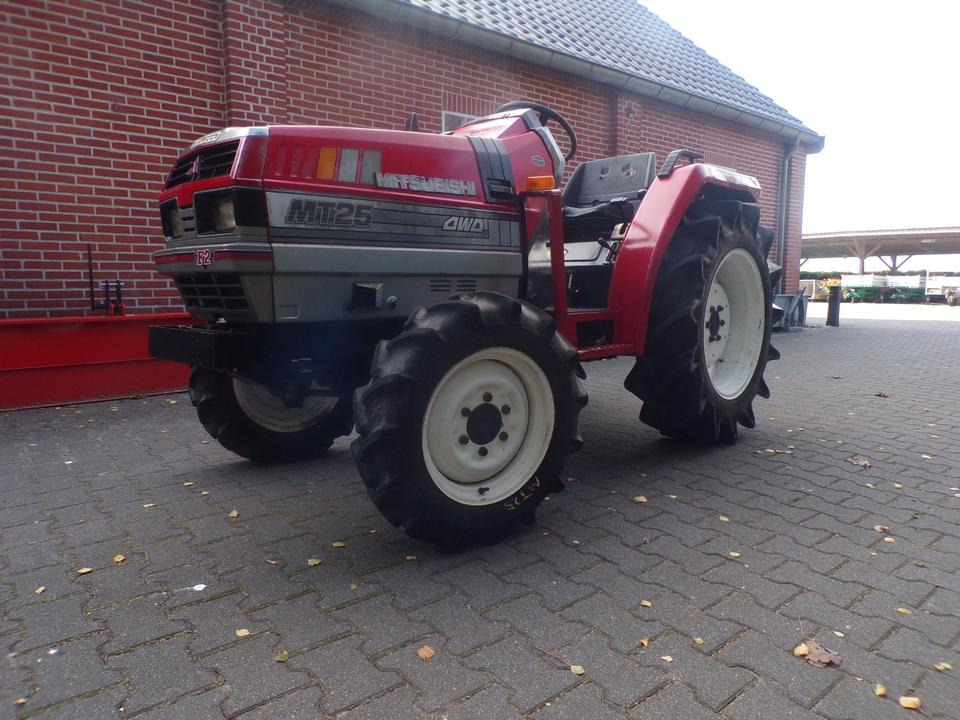 Kleintraktor Mitsubishi MT25 - جرار صغير: صور 1 Kleintraktor Mitsubishi MT25 - جرار صغير: صور 1