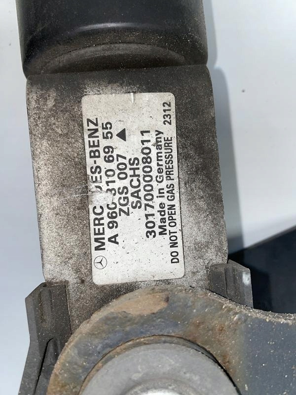AMORTYZATOR WSPORNIK KABINY ACTROS A9603106955 - الكابينة تعليق - شاحنة: صور 3 AMORTYZATOR WSPORNIK KABINY ACTROS A9603106955 - الكابينة تعليق - شاحنة: صور 3