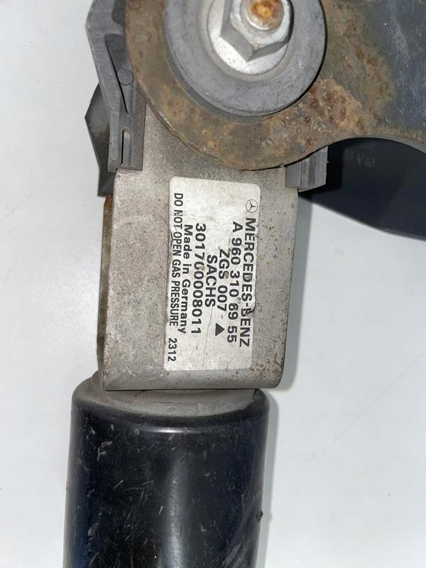 AMORTYZATOR WSPORNIK KABINY ACTROS A9603106955 - الكابينة تعليق - شاحنة: صور 2 AMORTYZATOR WSPORNIK KABINY ACTROS A9603106955 - الكابينة تعليق - شاحنة: صور 2