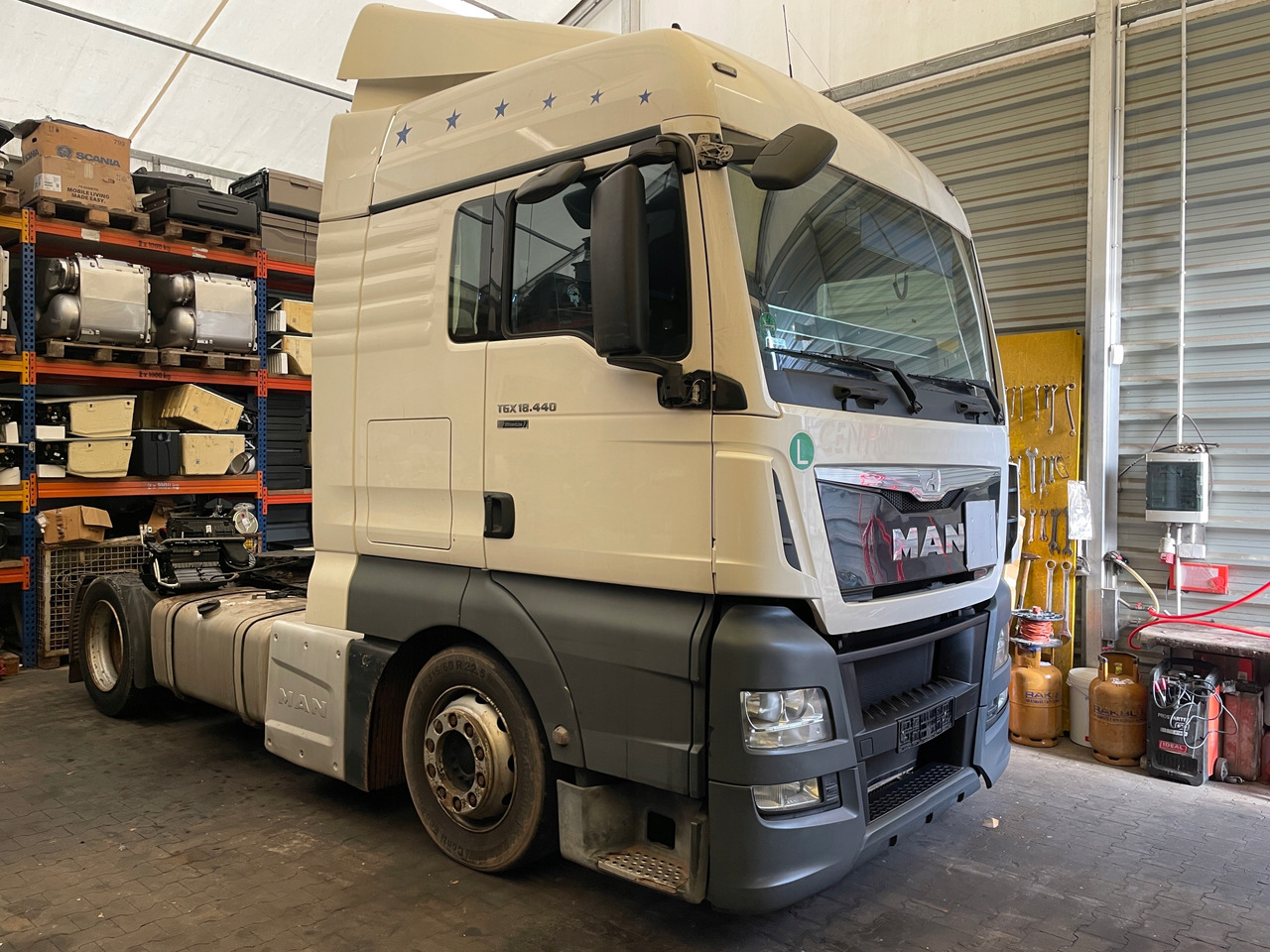 KABINA MAN TGX EURO 6 XLX BIAŁA KOLOR RAL 9010 - الكبائن - شاحنة: صور 1 KABINA MAN TGX EURO 6 XLX BIAŁA KOLOR RAL 9010 - الكبائن - شاحنة: صور 1