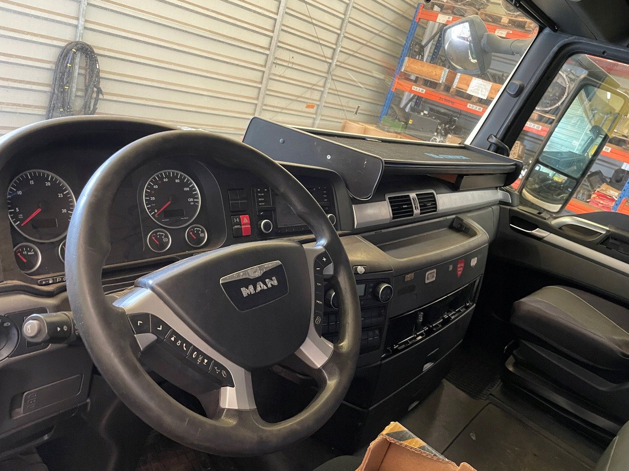 KABINA MAN TGX EURO 6 XLX BIAŁA KOLOR RAL 9010 - الكبائن - شاحنة: صور 3 KABINA MAN TGX EURO 6 XLX BIAŁA KOLOR RAL 9010 - الكبائن - شاحنة: صور 3