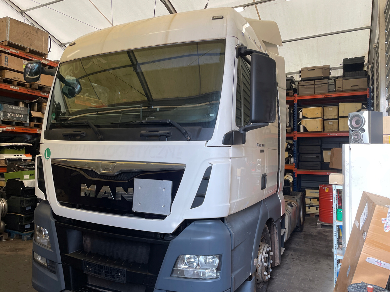KABINA MAN TGX EURO 6 XLX BIAŁA KOLOR RAL 9010 - الكبائن - شاحنة: صور 2 KABINA MAN TGX EURO 6 XLX BIAŁA KOLOR RAL 9010 - الكبائن - شاحنة: صور 2