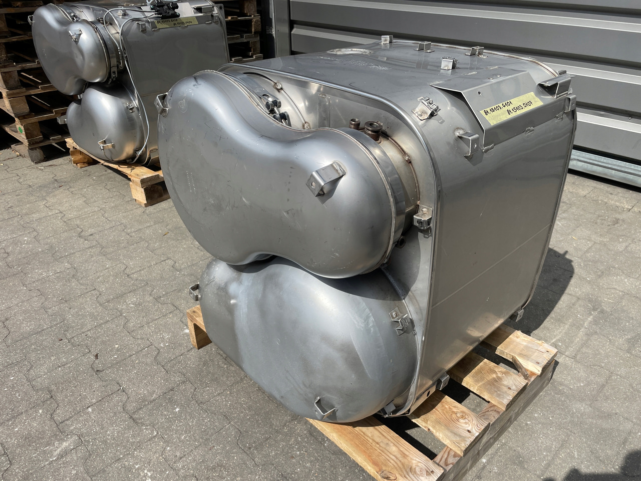 KATALIZATOR MAN TGX TGS EURO 6 DPF TŁUMIK WYDECH 81151036101 - محول حفزي - شاحنة: صور 1 KATALIZATOR MAN TGX TGS EURO 6 DPF TŁUMIK WYDECH 81151036101 - محول حفزي - شاحنة: صور 1