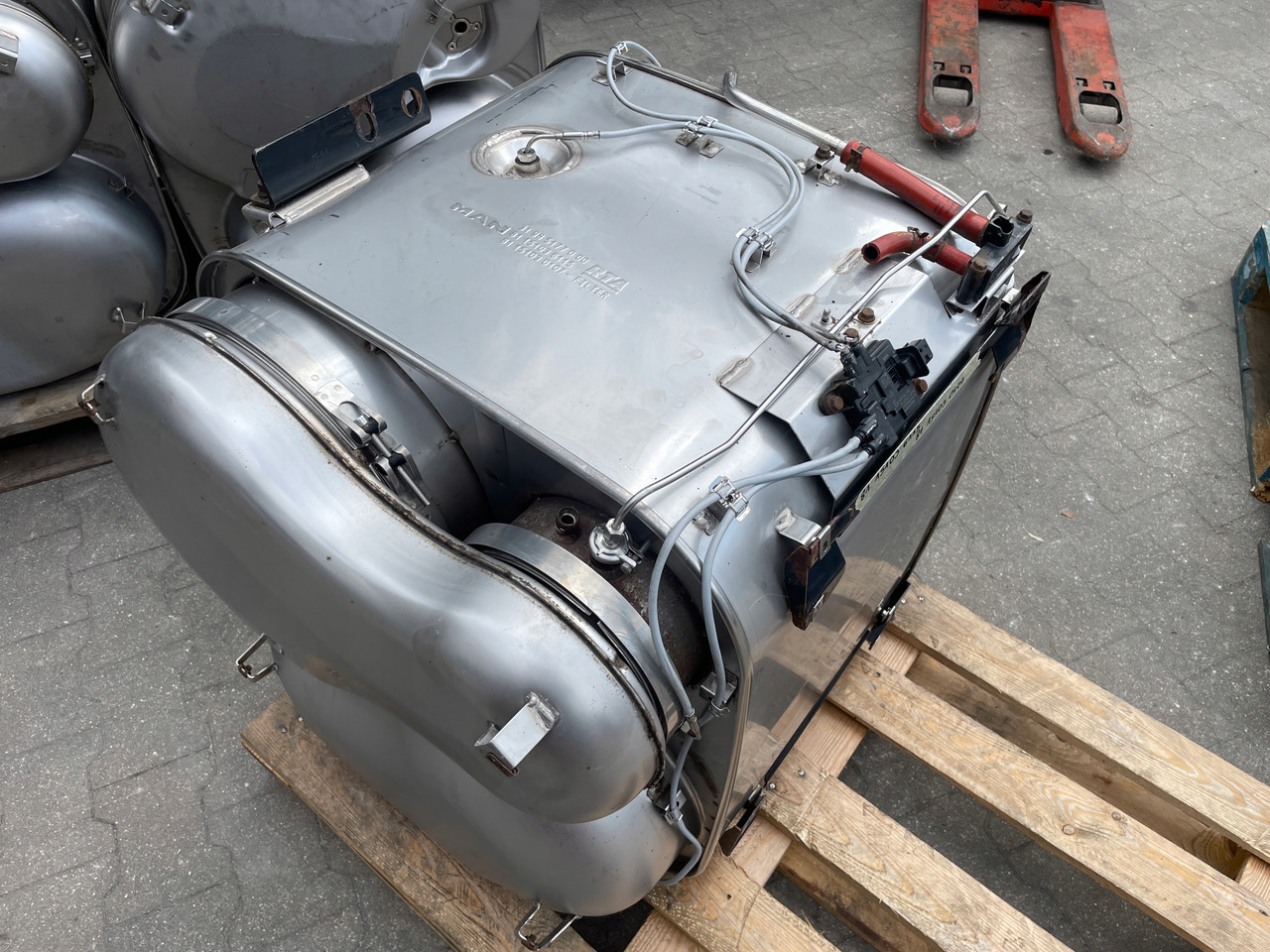 KATALIZATOR MAN TGX TGS EURO 6 DPF TŁUMIK WYDECH 81151036115 - ماسورة العادم - شاحنة: صور 1 KATALIZATOR MAN TGX TGS EURO 6 DPF TŁUMIK WYDECH 81151036115 - ماسورة العادم - شاحنة: صور 1