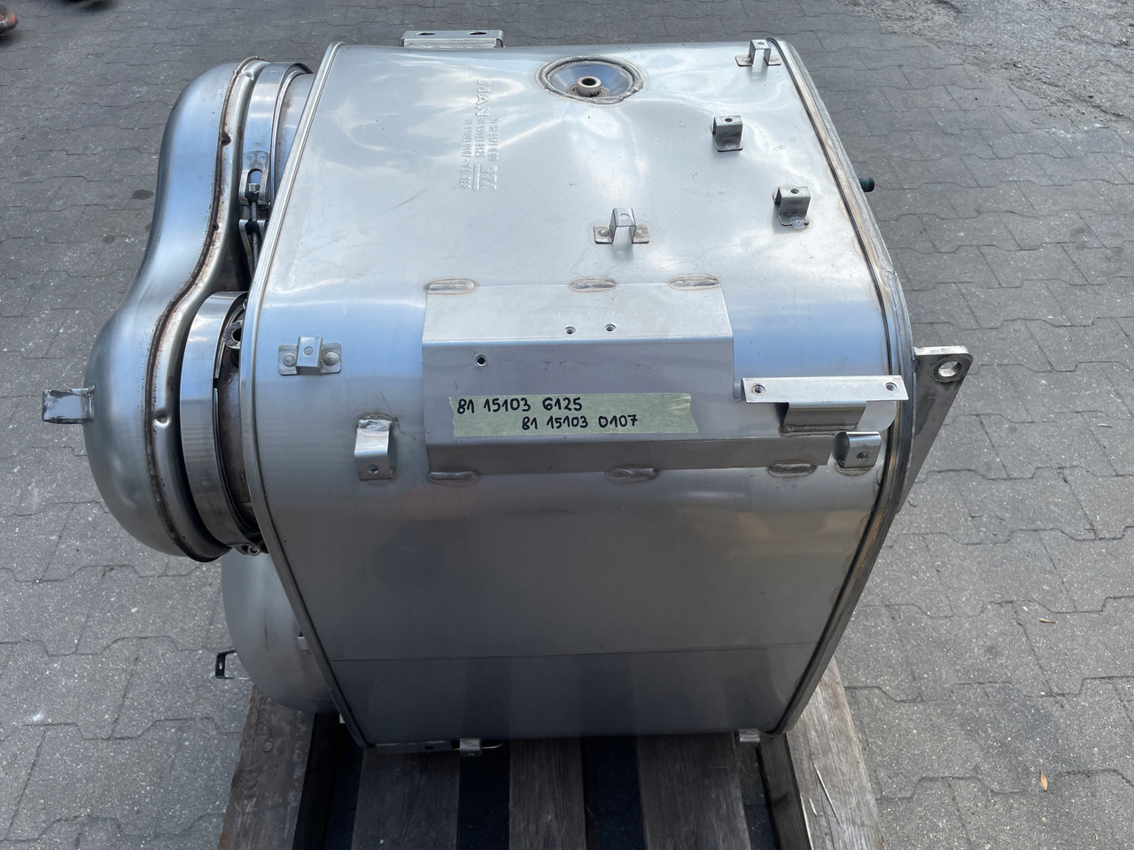 KATALIZATOR MAN TGX TGS EURO 6 DPF TŁUMIK WYDECH 81151036125 - محول حفزي: صور 2 KATALIZATOR MAN TGX TGS EURO 6 DPF TŁUMIK WYDECH 81151036125 - محول حفزي: صور 2