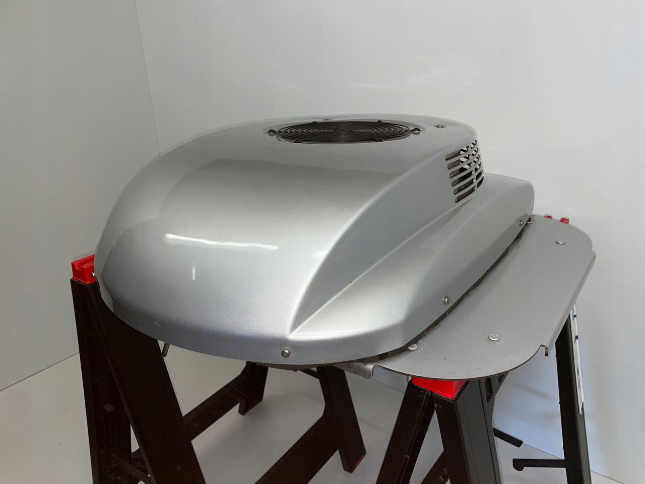 KLIMATYZACJA POSTOJOWA WAECO CA800 MAN SCANIA VOLVO DAF CA-0800-DC - كمبروسر مكيف - شاحنة: صور 4 KLIMATYZACJA POSTOJOWA WAECO CA800 MAN SCANIA VOLVO DAF CA-0800-DC - كمبروسر مكيف - شاحنة: صور 4