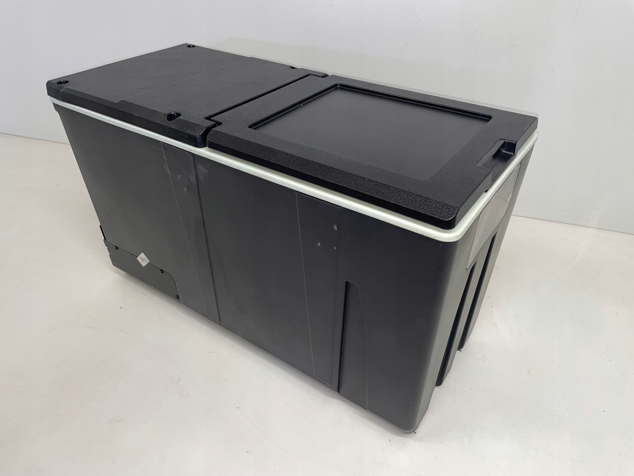 LODÓWKA MERCEDES ACTROS MP4 MP 4 SZEROKA KABINA - الكابينة والداخلية - شاحنة: صور 1 LODÓWKA MERCEDES ACTROS MP4 MP 4 SZEROKA KABINA - الكابينة والداخلية - شاحنة: صور 1