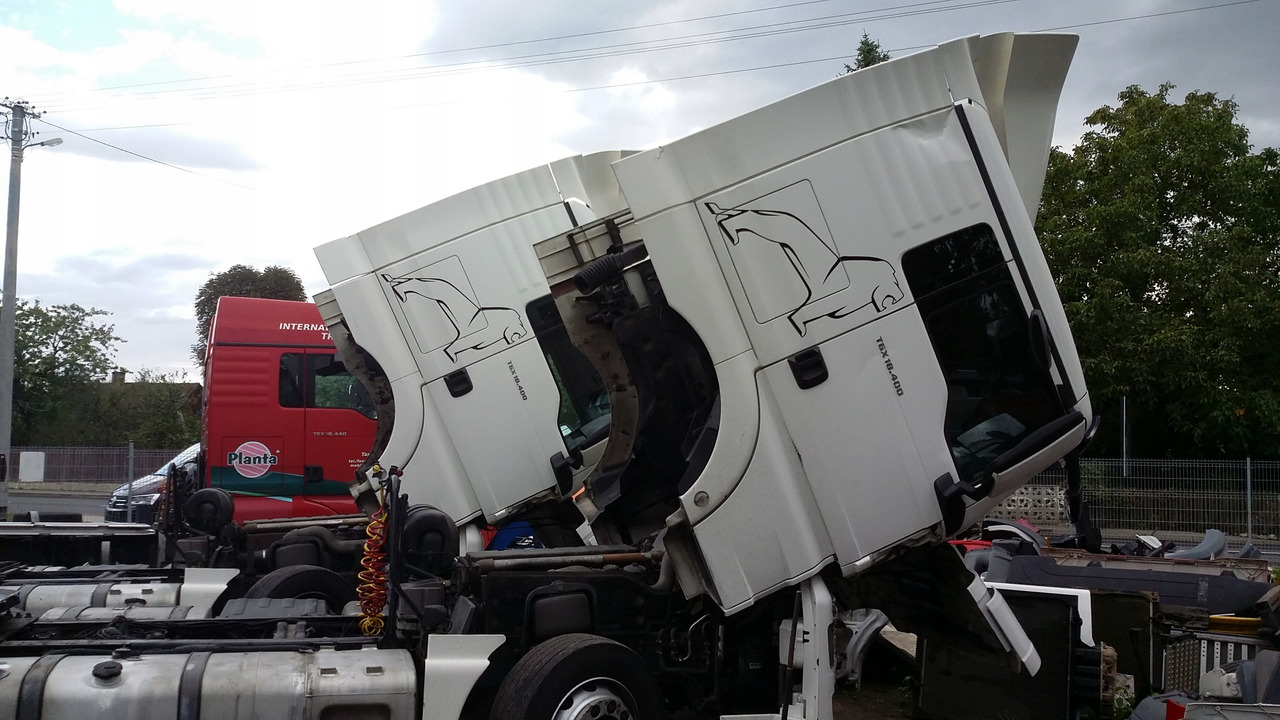 SPOILER SPOJLER OWIEWKA DACH DESKA MAN TGX XL - الديناميكا الهوائية / المفسدين - شاحنة: صور 3 SPOILER SPOJLER OWIEWKA DACH DESKA MAN TGX XL - الديناميكا الهوائية / المفسدين - شاحنة: صور 3