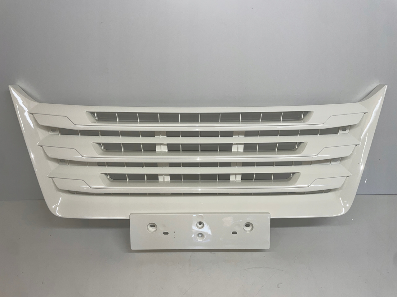 ŚRODKOWY GRILL ZDERZAKA MAN TGX TG3 TGX 3 ATRAPA 81416146085 - جلوپنجره - شاحنة: صور 1 ŚRODKOWY GRILL ZDERZAKA MAN TGX TG3 TGX 3 ATRAPA 81416146085 - جلوپنجره - شاحنة: صور 1