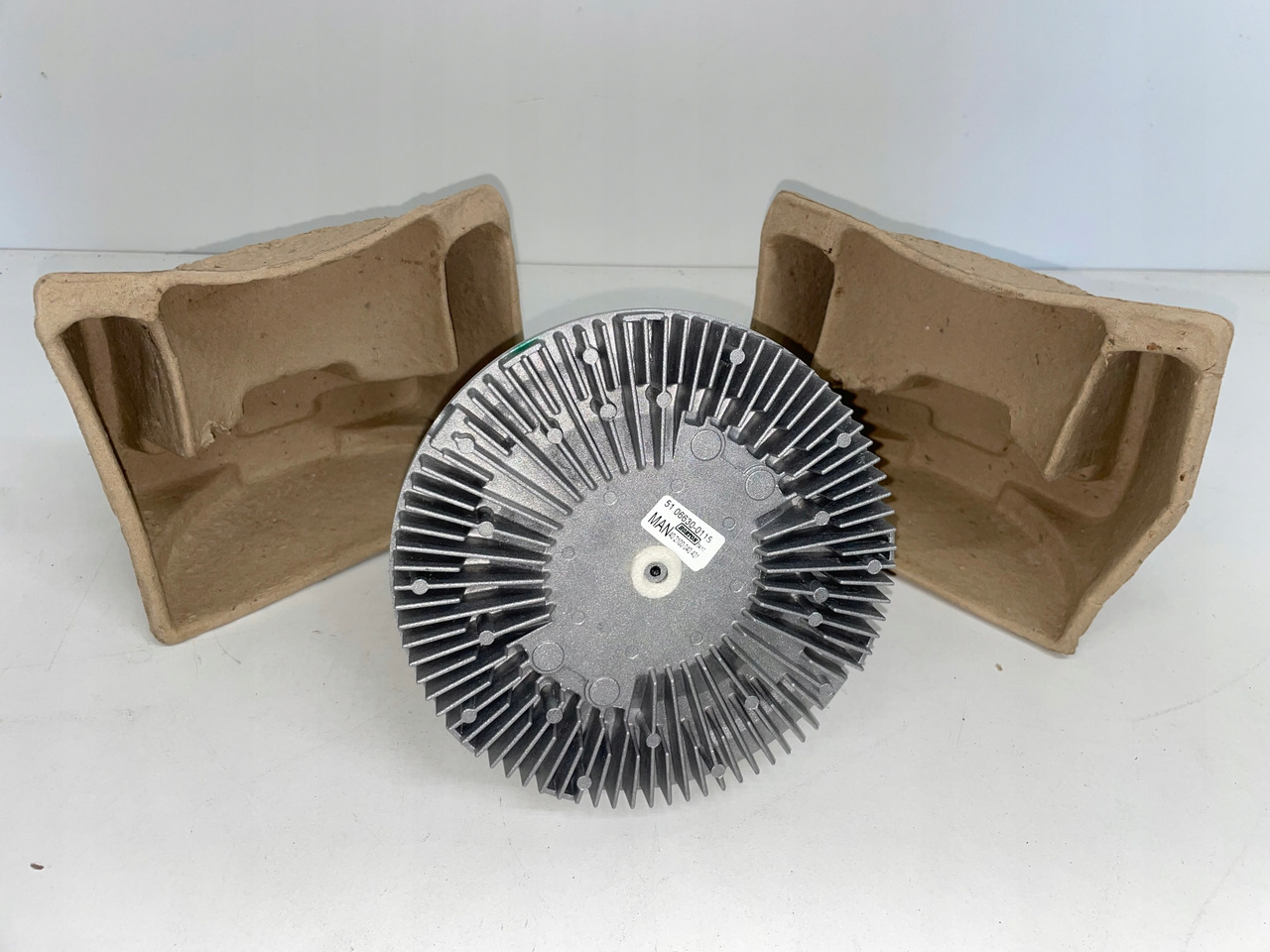 WISKOZA SPRZĘGŁO WISKOTYCZNE MAN TGA D28 - مروحة تهوية: صور 1 WISKOZA SPRZĘGŁO WISKOTYCZNE MAN TGA D28 - مروحة تهوية: صور 1