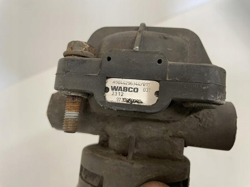 ZAWÓR NACZEPY MERCEDES ACTROS MP 4 MP4 A0044296344 - صمام الفرامل - شاحنة: صور 3 ZAWÓR NACZEPY MERCEDES ACTROS MP 4 MP4 A0044296344 - صمام الفرامل - شاحنة: صور 3
