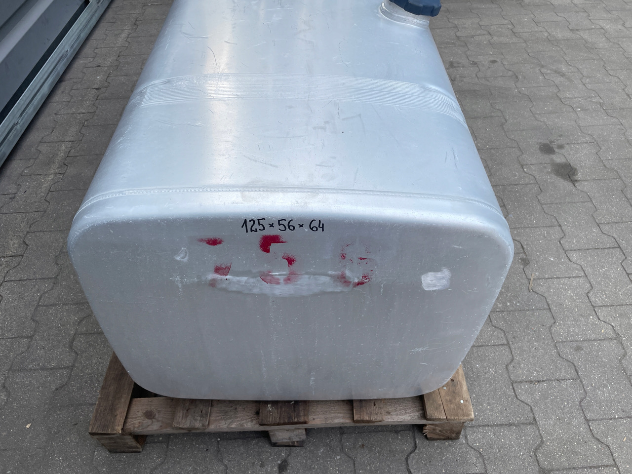 ZBIORNIK PALIWA MAN SCANIA DAF R 600 L IVECO - خزان وقود - شاحنة: صور 3 ZBIORNIK PALIWA MAN SCANIA DAF R 600 L IVECO - خزان وقود - شاحنة: صور 3
