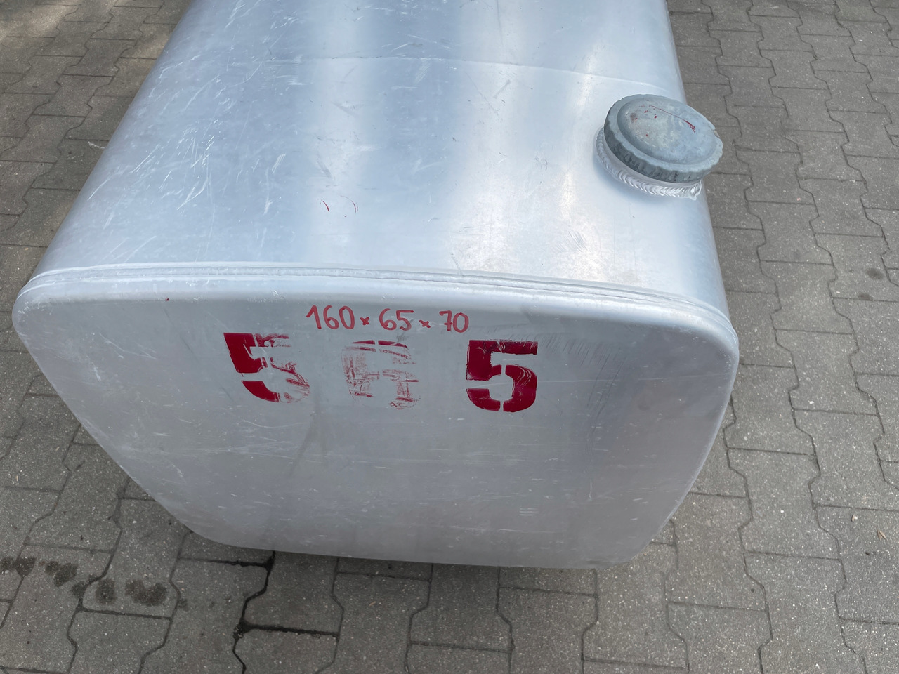 ZBIORNIK PALIWA VOLVO FH 12 FH12 20393553 - خزان وقود - شاحنة: صور 3 ZBIORNIK PALIWA VOLVO FH 12 FH12 20393553 - خزان وقود - شاحنة: صور 3