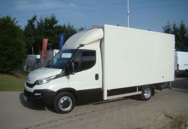 Iveco DAILY 40 C 15 3.0TDI 3.5T DMC WINDA 1000KG1000KG - الشاحنات الصغيرة صندوق مغلق: صور 2 Iveco DAILY 40 C 15 3.0TDI 3.5T DMC WINDA 1000KG1000KG - الشاحنات الصغيرة صندوق مغلق: صور 2