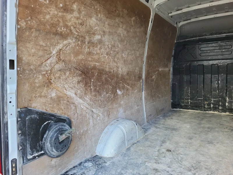 Iveco Daily L2H2 - فان: صور 4 Iveco Daily L2H2 - فان: صور 4