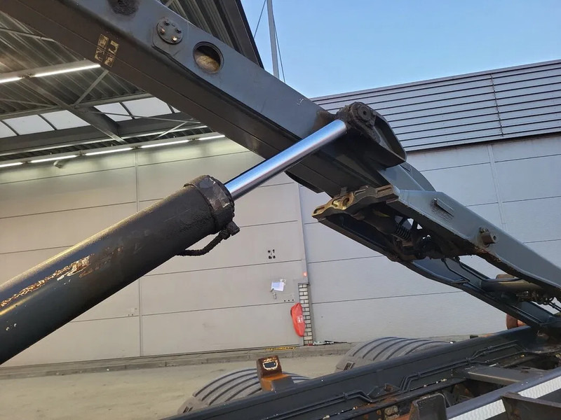 Scania G410 - شاحنة ذات الخطاف: صور 4 Scania G410 - شاحنة ذات الخطاف: صور 4