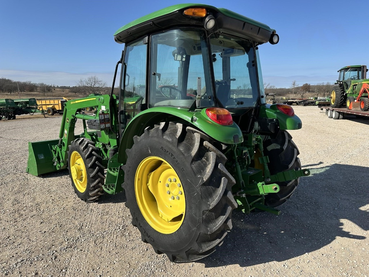 JOHN DEERE 5075E - جرار: صور 3 JOHN DEERE 5075E - جرار: صور 3