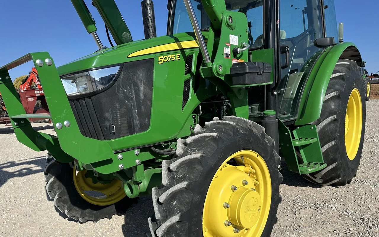 JOHN DEERE 5075E - جرار: صور 4 JOHN DEERE 5075E - جرار: صور 4