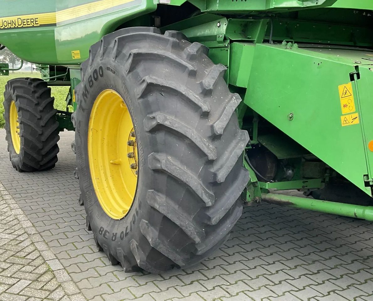 John Deere T560 - حصادة شاملة: صور 5 John Deere T560 - حصادة شاملة: صور 5