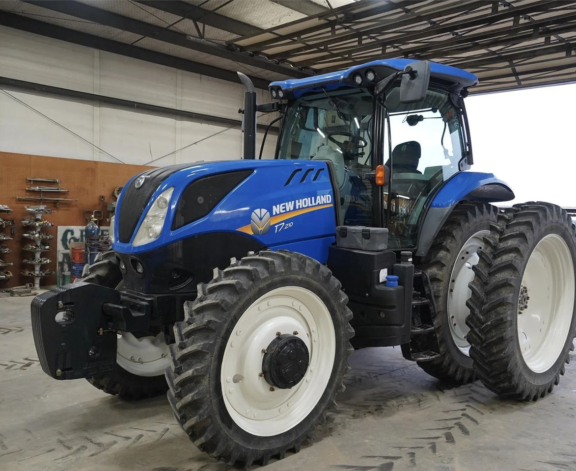 NEW HOLLAND T7.210 - جرار: صور 1 NEW HOLLAND T7.210 - جرار: صور 1