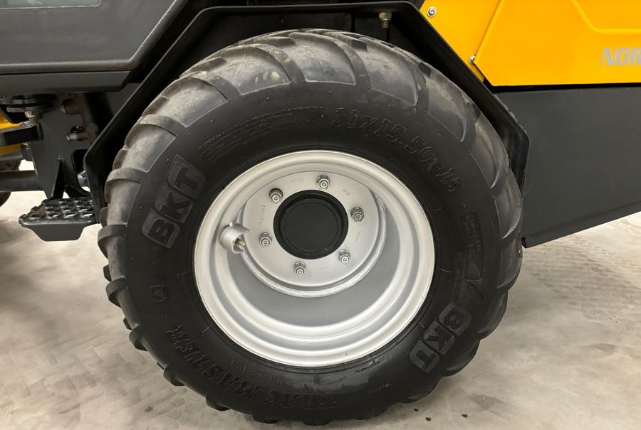 Schäffer 2430 HD - اللودر المجنزر صغير: صور 4 Schäffer 2430 HD - اللودر المجنزر صغير: صور 4