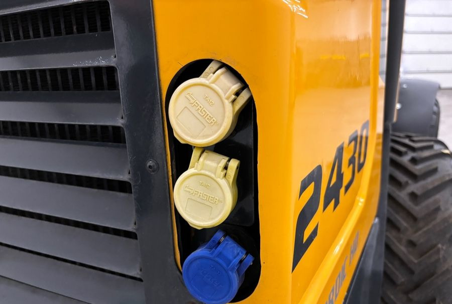 Schäffer 2430 HD - اللودر المجنزر صغير: صور 5 Schäffer 2430 HD - اللودر المجنزر صغير: صور 5