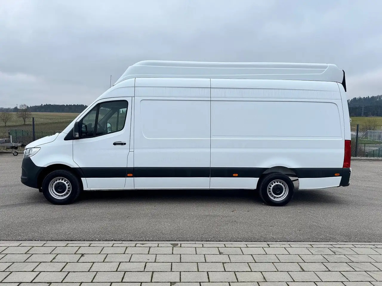 Mercedes-Benz Sprinter 316 CDI Maxi Lang Extrahoch XXL Klima M - فان: صور 3 Mercedes-Benz Sprinter 316 CDI Maxi Lang Extrahoch XXL Klima M - فان: صور 3