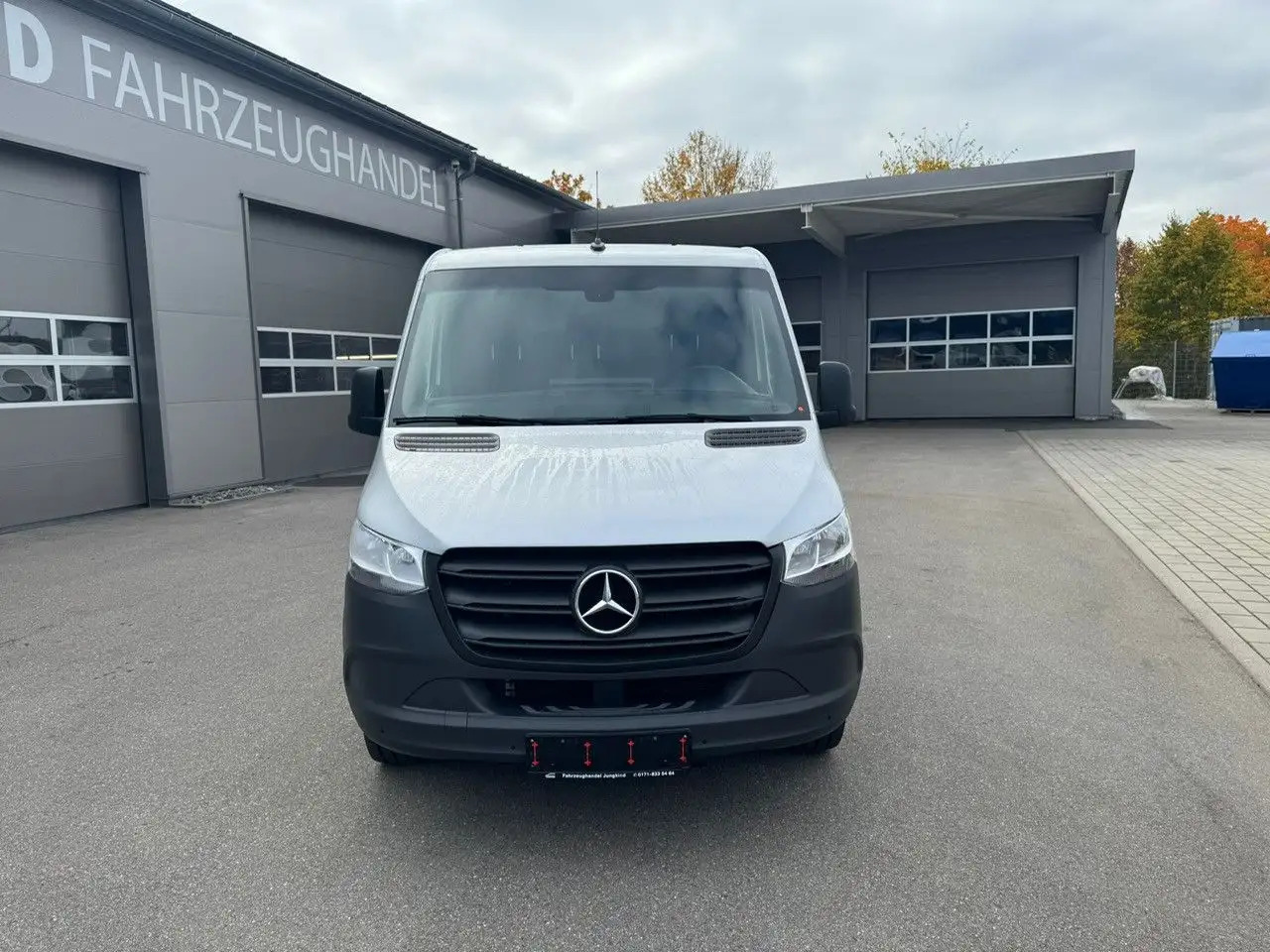 Mercedes-Benz Sprinter 317 CDI Flach Lang Silber Klima MBUX - فان: صور 2 Mercedes-Benz Sprinter 317 CDI Flach Lang Silber Klima MBUX - فان: صور 2