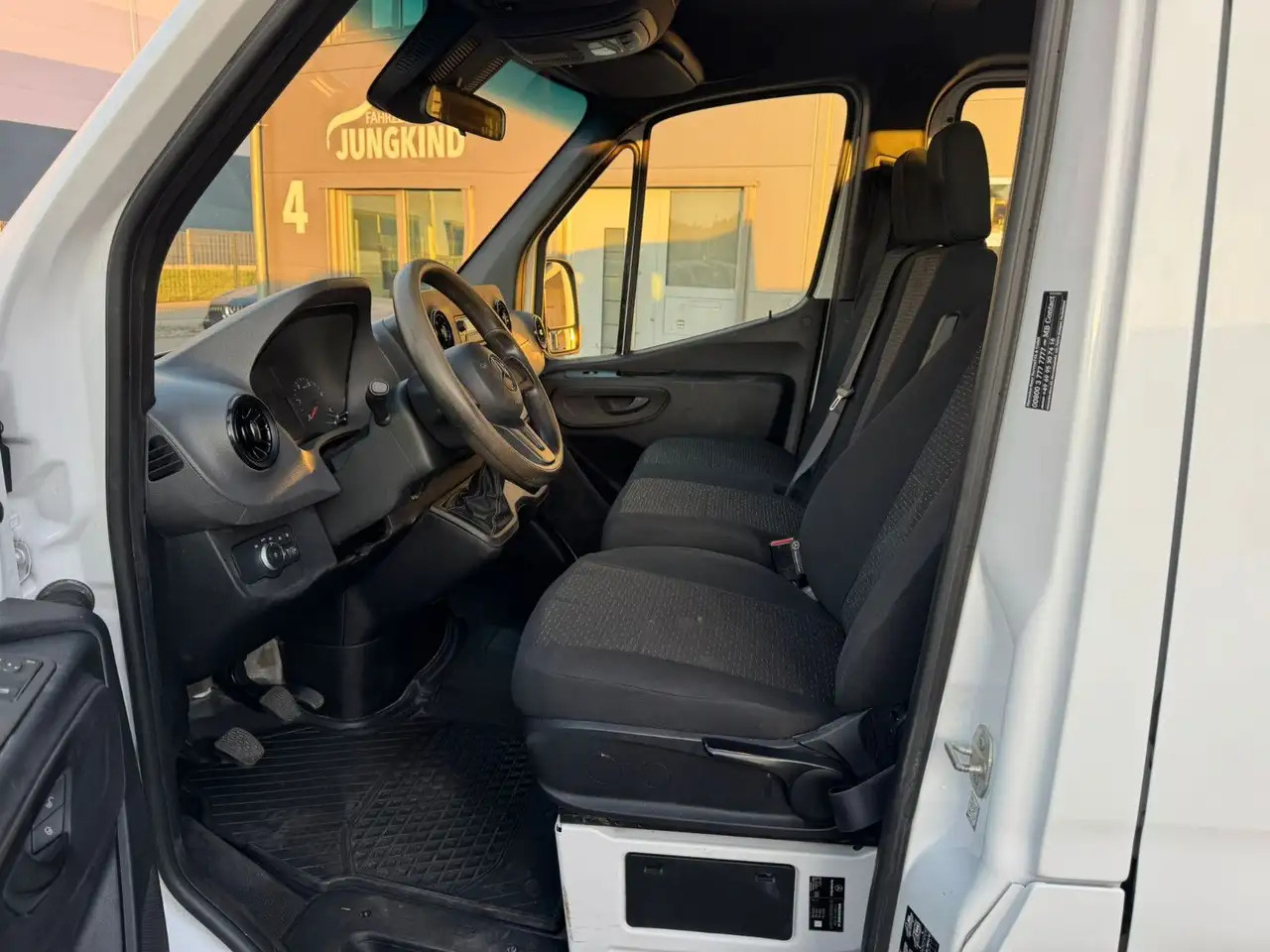 Mercedes-Benz Sprinter 317 CDI Lang DoKa Pritsche AHK 3,5t - الشاحنات الصغيرة المسطحة, الشاحنات الصغيرة كابينة مزدوجة: صور 3 Mercedes-Benz Sprinter 317 CDI Lang DoKa Pritsche AHK 3,5t - الشاحنات الصغيرة المسطحة, الشاحنات الصغيرة كابينة مزدوجة: صور 3