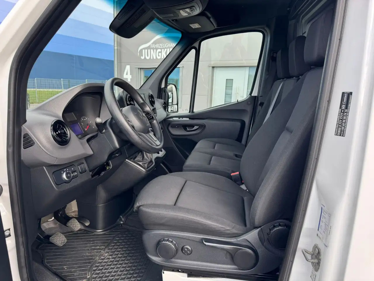 Mercedes-Benz Sprinter 317 CDI Lang Hoch Klima MBUX AHK - فان: صور 4 Mercedes-Benz Sprinter 317 CDI Lang Hoch Klima MBUX AHK - فان: صور 4
