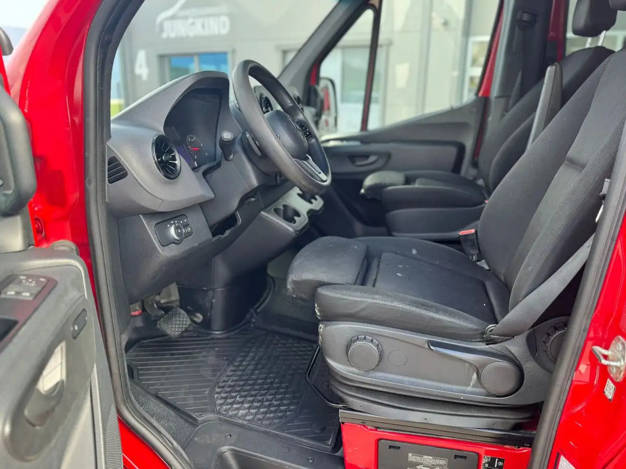 Mercedes-Benz Sprinter 317 CDI Maxi Lang Mixto AHK 3,5t MBUX - الشاحنات الصغيرة كابينة مزدوجة: صور 4 Mercedes-Benz Sprinter 317 CDI Maxi Lang Mixto AHK 3,5t MBUX - الشاحنات الصغيرة كابينة مزدوجة: صور 4