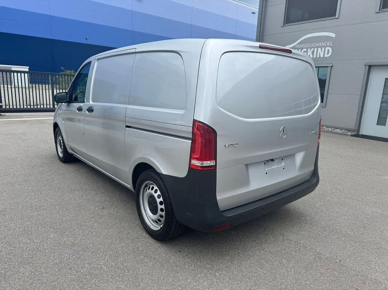 Mercedes-Benz Vito 114 CDI Kompakt Silber Klima Bott - فان: صور 5 Mercedes-Benz Vito 114 CDI Kompakt Silber Klima Bott - فان: صور 5