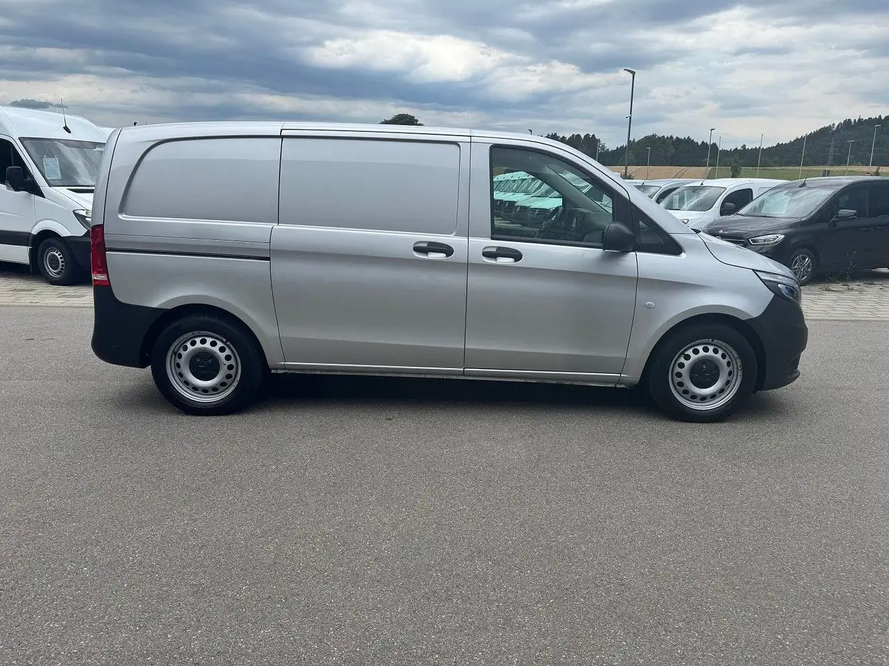 Mercedes-Benz Vito 114 CDI Kompakt Silber Klima Bott - فان: صور 4 Mercedes-Benz Vito 114 CDI Kompakt Silber Klima Bott - فان: صور 4