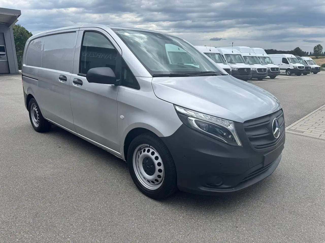 Mercedes-Benz Vito 114 CDI Kompakt Silber Klima Bott - فان: صور 2 Mercedes-Benz Vito 114 CDI Kompakt Silber Klima Bott - فان: صور 2