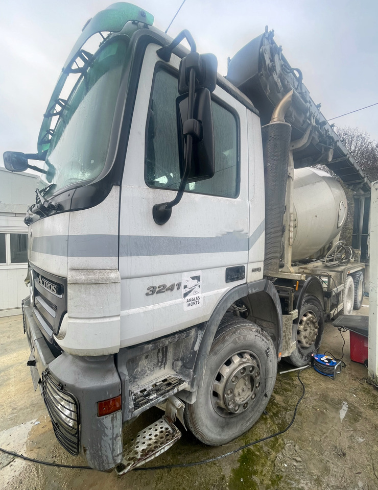 Mercedes Actros 3241 - شاحنة خلاطة خرسانة: صور 4 Mercedes Actros 3241 - شاحنة خلاطة خرسانة: صور 4