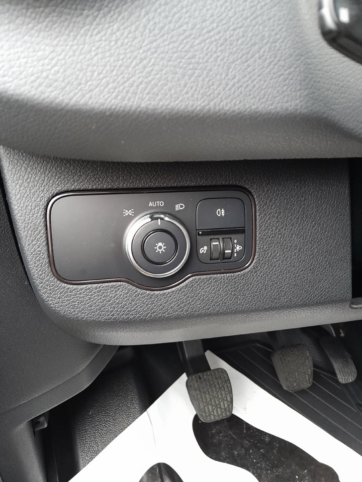 MERCEDES-BENZ Sprinter - الشاحنات الصغيرة المسطحة: صور 5 MERCEDES-BENZ Sprinter - الشاحنات الصغيرة المسطحة: صور 5