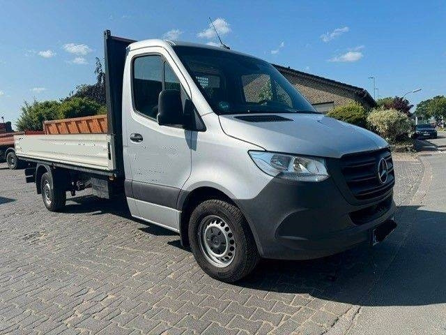 Mercedes-Benz 319 CDI - الشاحنات الصغيرة المسطحة: صور 4 Mercedes-Benz 319 CDI - الشاحنات الصغيرة المسطحة: صور 4