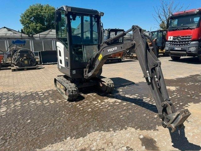 Volvo EC18D - حفارة مصغرة: صور 1 Volvo EC18D - حفارة مصغرة: صور 1