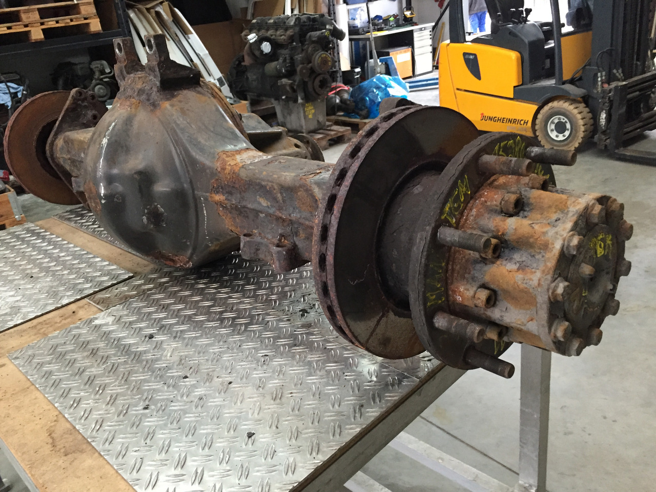 Gebrauchte Hinterachse MAN TGM 15.280, Typ : HY 11 3000, Artikel - Nr. : 81.35010 - 6169 - المحور الخلفي - شاحنة: صور 3 Gebrauchte Hinterachse MAN TGM 15.280, Typ : HY 11 3000, Artikel - Nr. : 81.35010 - 6169 - المحور الخلفي - شاحنة: صور 3