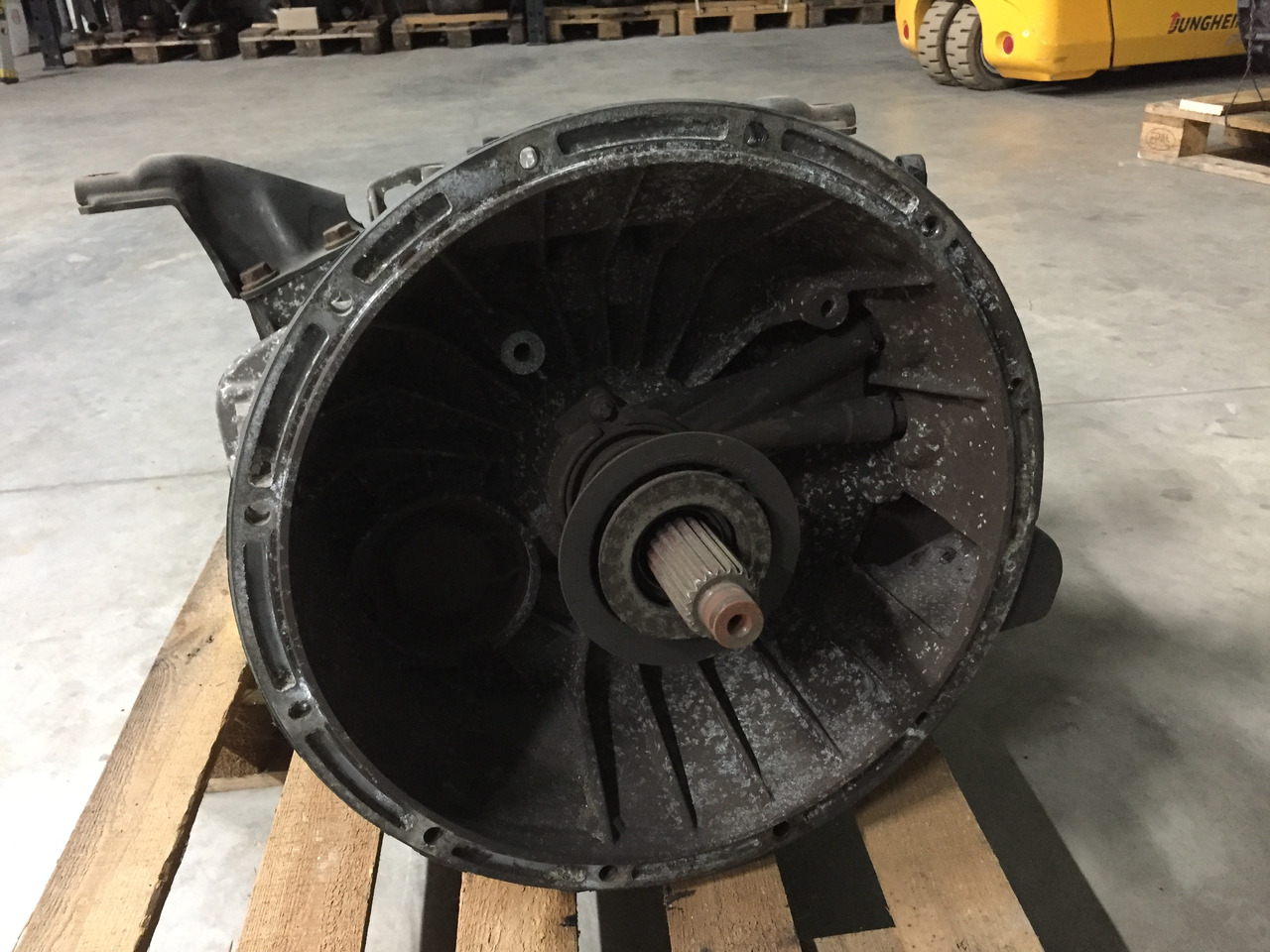 Gebrauchtes Getriebe MB Atego 12.18, Typ : G - 6 - 60 GM, Artikel - Nr. : A 001 260 36 00 - علبة التروس - شاحنة: صور 2 Gebrauchtes Getriebe MB Atego 12.18, Typ : G - 6 - 60 GM, Artikel - Nr. : A 001 260 36 00 - علبة التروس - شاحنة: صور 2