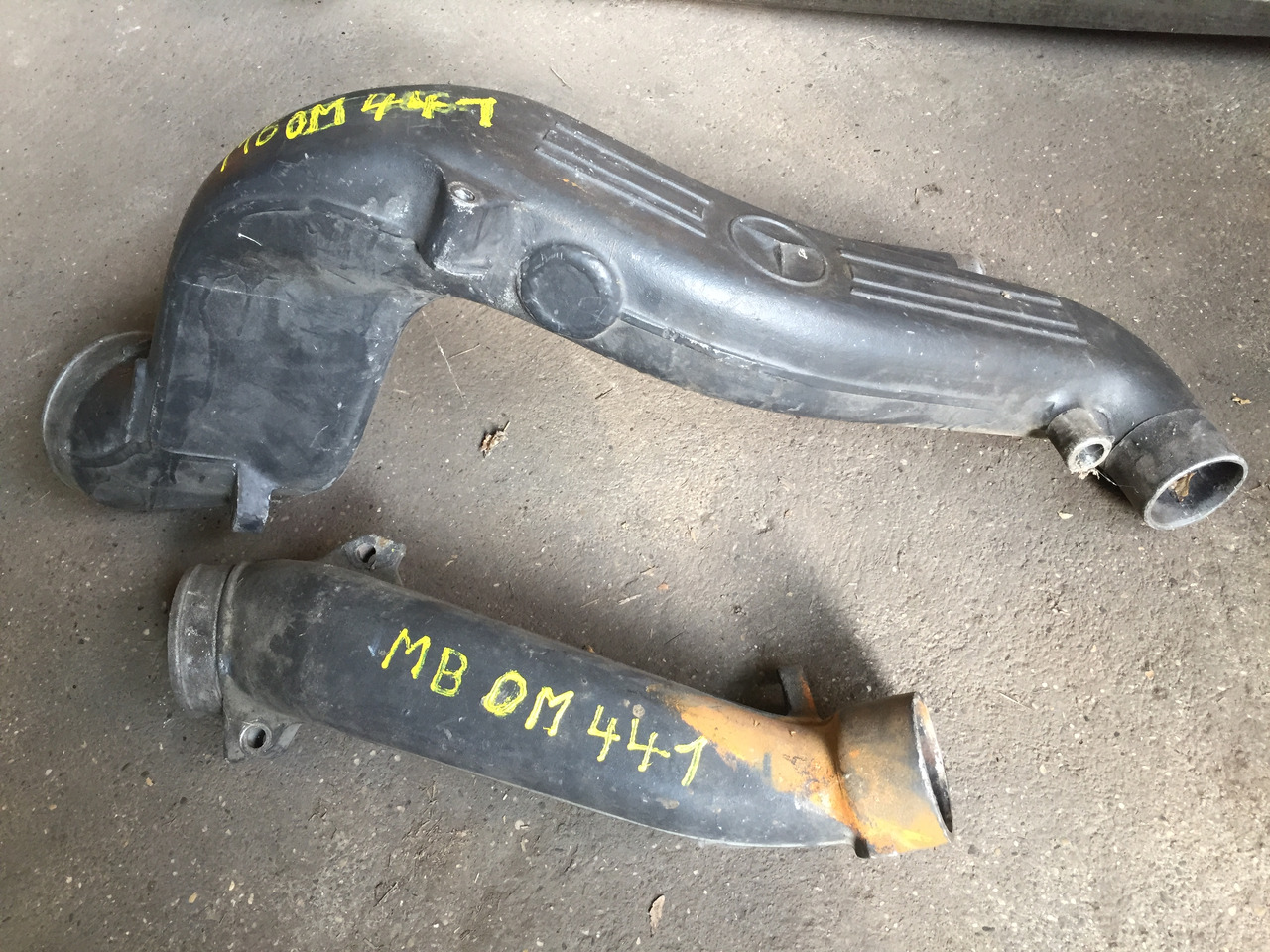 Gebrauchtes MB Motortyp OM 441 LA Ansaugrohr, Artikel - Nr. : A 999 999 99 99 - أنبوب سحب الهواء - شاحنة: صور 5 Gebrauchtes MB Motortyp OM 441 LA Ansaugrohr, Artikel - Nr. : A 999 999 99 99 - أنبوب سحب الهواء - شاحنة: صور 5