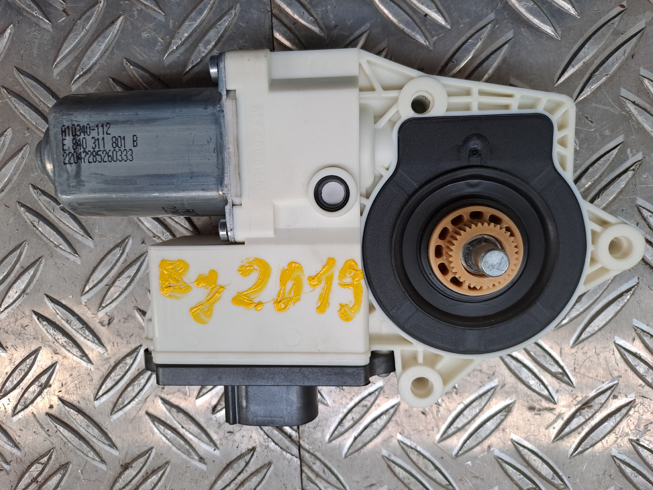 Neuwertiger MAN TGS Elektromotor Fensterheber links, Artikel - Nr. : 81.25970 - 6107 - نافذة رفع السيارات - شاحنة: صور 3 Neuwertiger MAN TGS Elektromotor Fensterheber links, Artikel - Nr. : 81.25970 - 6107 - نافذة رفع السيارات - شاحنة: صور 3