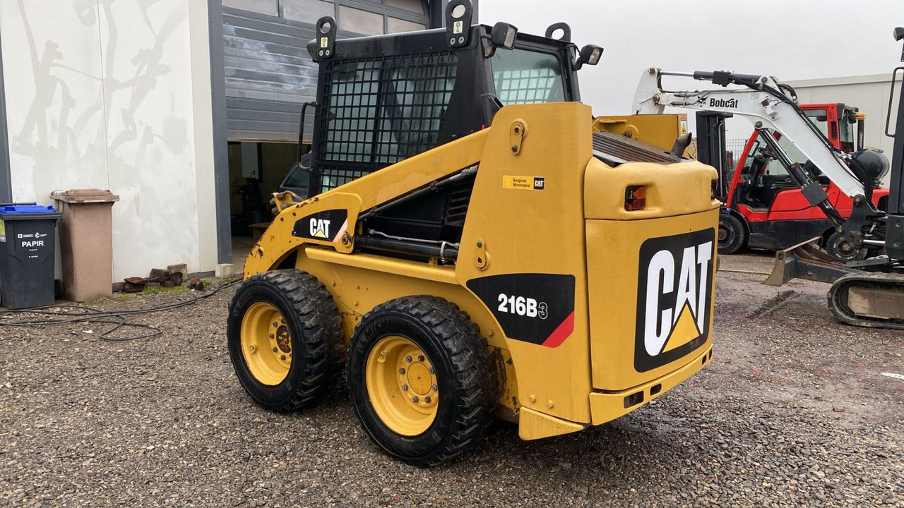 CAT 216, freza, mogučnost najma - لودر: صور 2 CAT 216, freza, mogučnost najma - لودر: صور 2