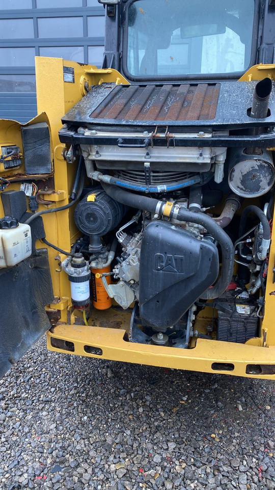 لودر CAT 216, freza, mogučnost najma: صور 6 لودر CAT 216, freza, mogučnost najma: صور 6